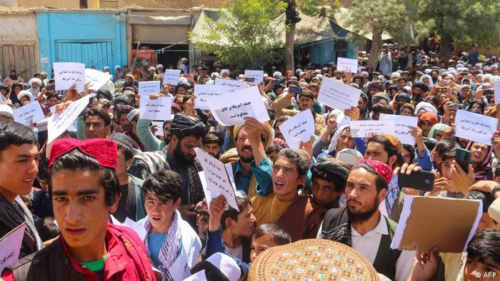 Afghanistan Taliban-Anhänger demonstrierten gegen Amerika
