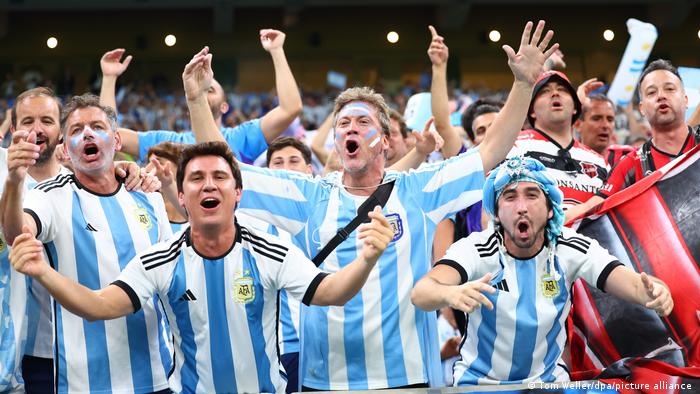 Jubelnde argentinische Fans