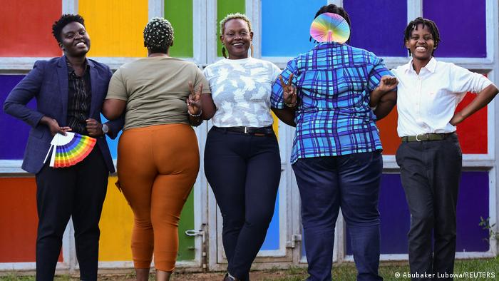 Mitglieder der LGBTQ-Community in Uganda feiern